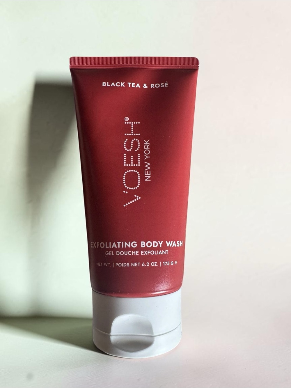 Voeish New York Black Tea & Rosé Exfoliating Body Wash — NEW
